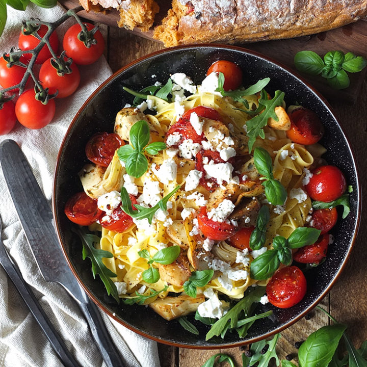 10-Minute Tagliatelle With Cherry Tomatoes, Artichokes, Feta & Rocket ...