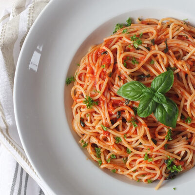 10-Minute Tagliatelle with Cherry Tomatoes, Artichokes, Feta & Rocket ...