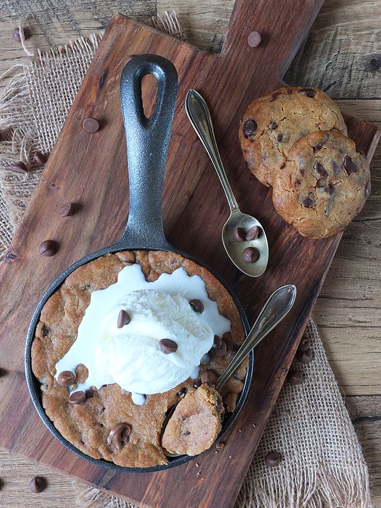 Easy Skillet Chocolate Chip Cookie (8 or Minis!) - Frosting and