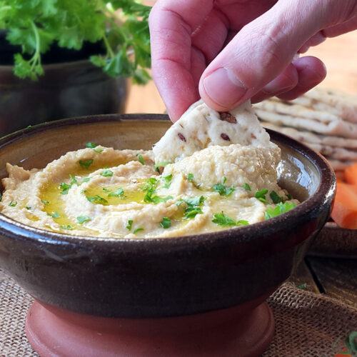 Super Creamy Roasted Garlic Hummus - Elizabeth's Kitchen Diary