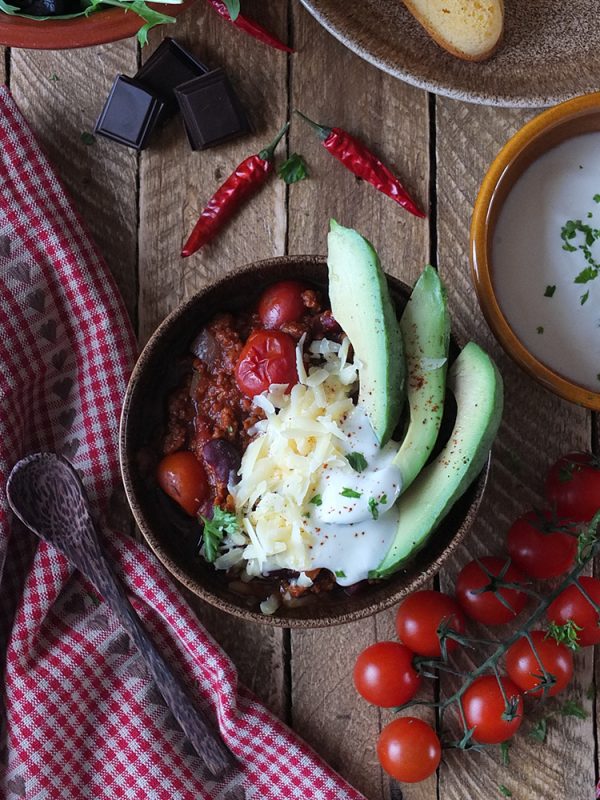 Quick & Easy Loaded Vegetarian Chilli Recipe - Elizabeth's Kitchen Diary