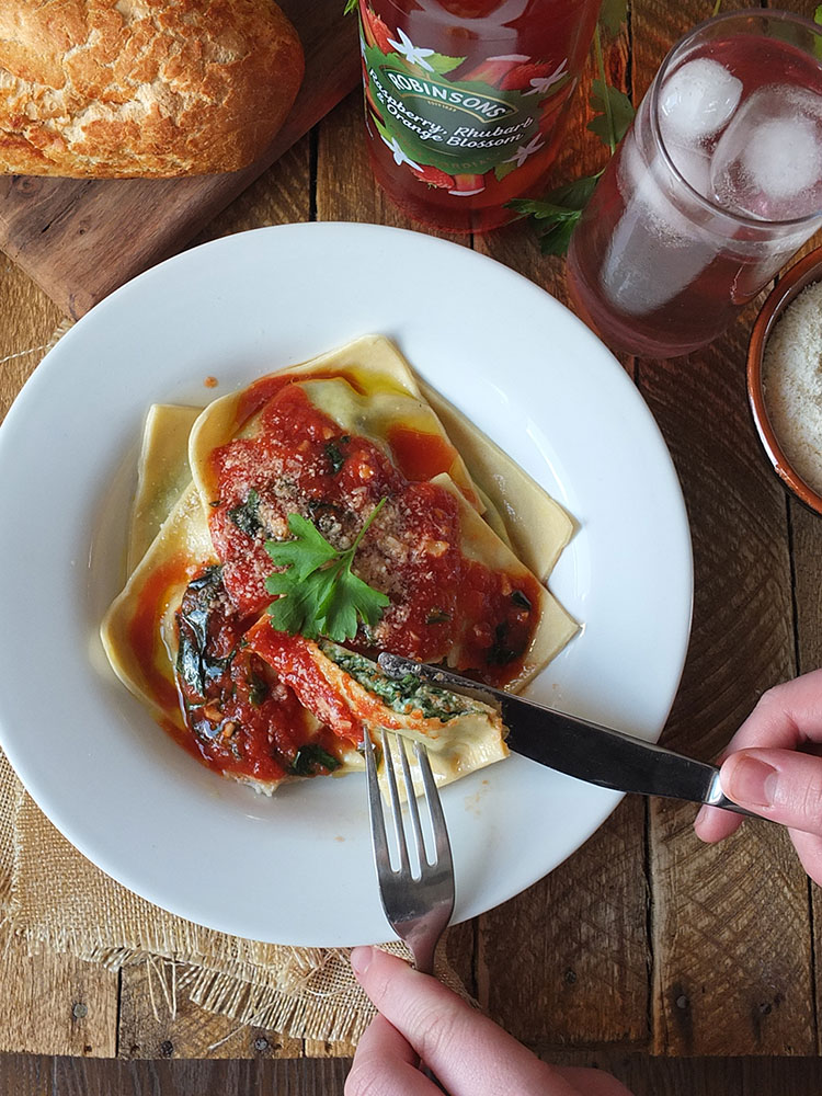 Homemade Spinach and Ricotta Ravioli Recipe - Elizabeth's Kitchen Diary