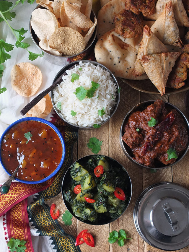 Saag Aloo - Indian Spinach and Potato Curry - Elizabeth's Kitchen Diary