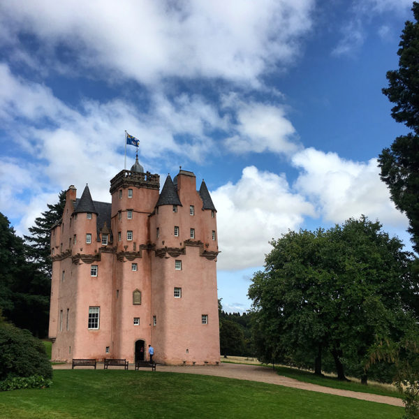 Craigievar Castle - Scotland's Pink Fairy-tale Castle - Elizabeth's ...